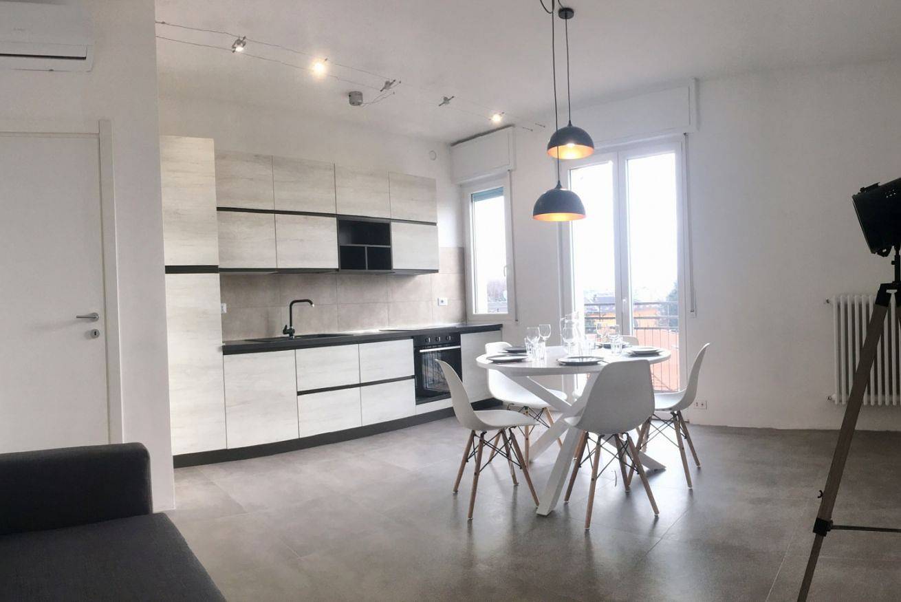 Appartamento intero, Guesthost - Casa Lumière  in Cernusco sul Naviglio, Provincia di Milano