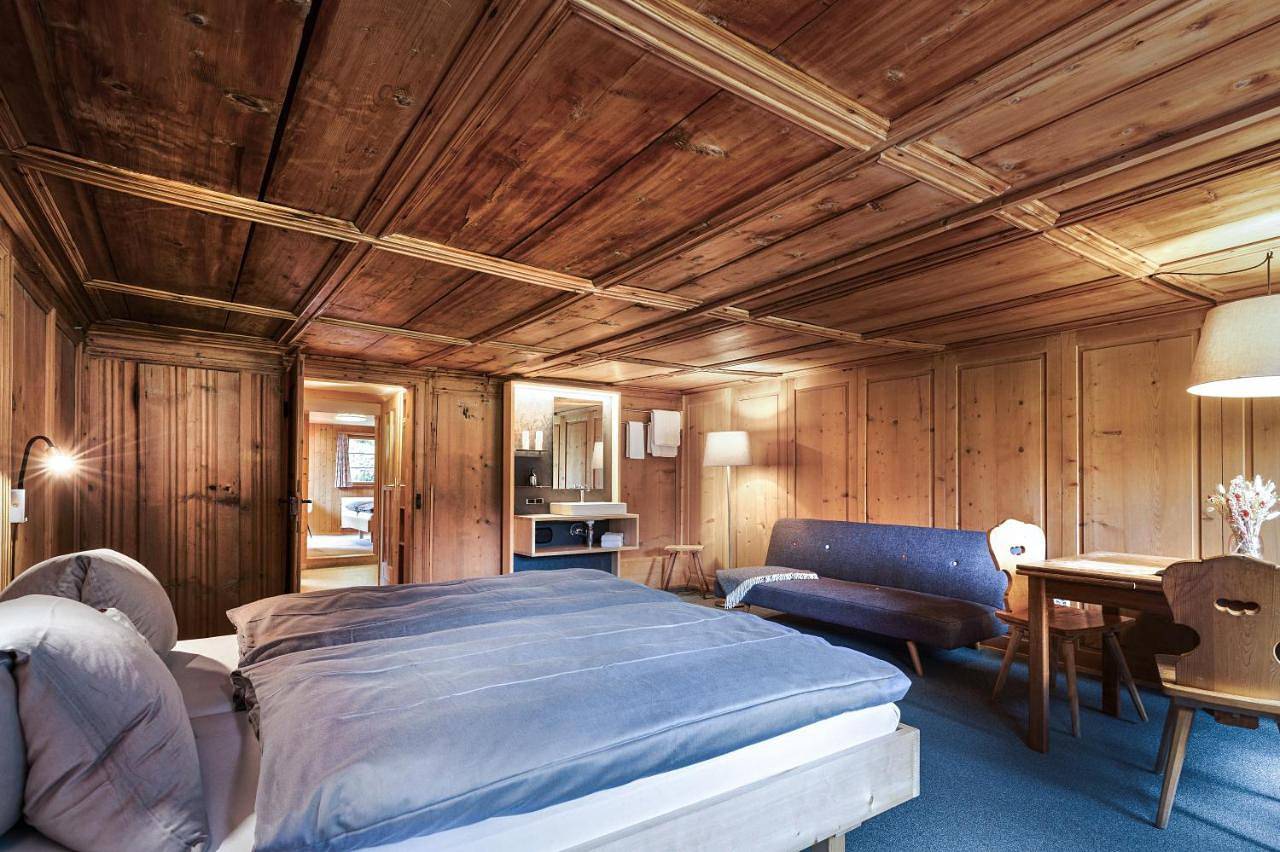 Twin Room in Safiental, Lepontinische Alpen