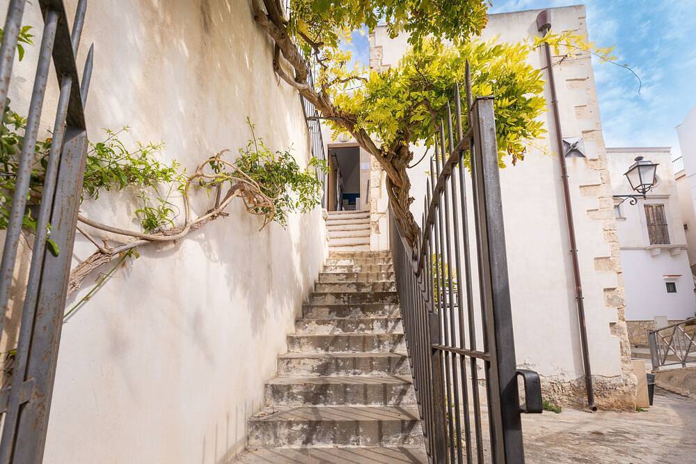 Dimora al Castello Vista Mare by Barbarhouse in Vieste, Gargano