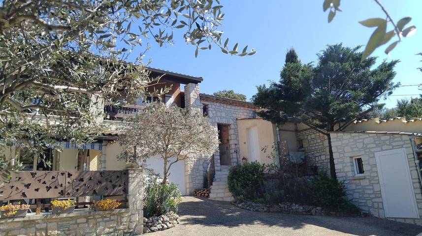 Location de vacances pour 2 personnes, avec jardin et jacuzzi à Salavas - 2