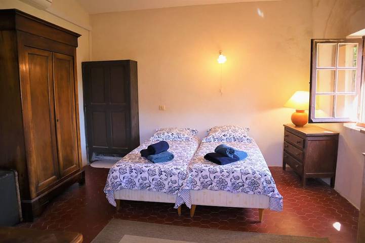 Bastide in the Heart of the Provencal valley in Le Beausset, Mittelmeerküste (Frankreich)