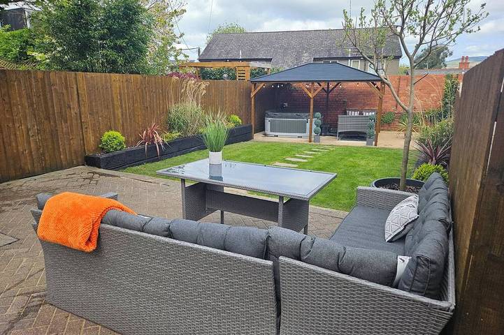 Cottage for 4 people, with Hot tub and Garden in Ruthin