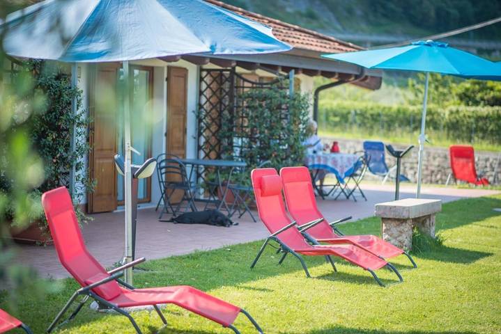 Appartamento vacanze per 4 persone, con giardino e panorama nonché piscina - 1