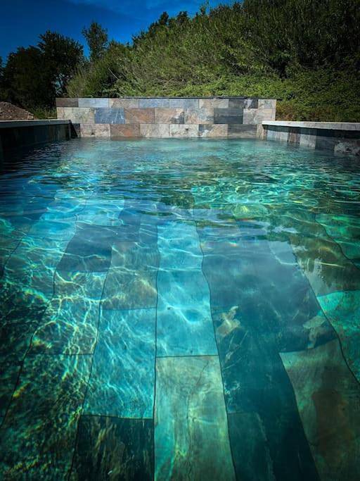 Location de vacances pour 8 personnes, avec vue ainsi que jardin et piscine à Althen-des-Paluds - 4