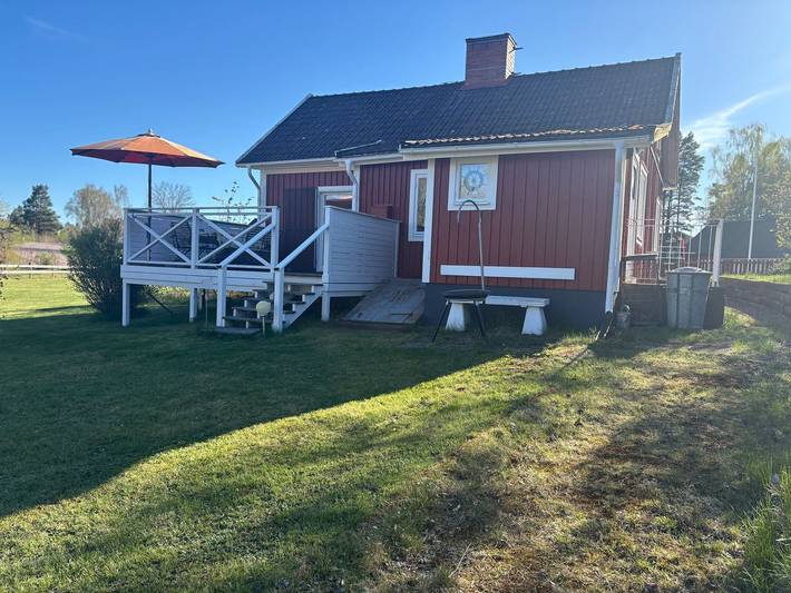 Hus Bockare in Småland – rotes Schwedenhaus mit Kamin & Garten für 5 Pers. in Oskarshamns und Umgebung