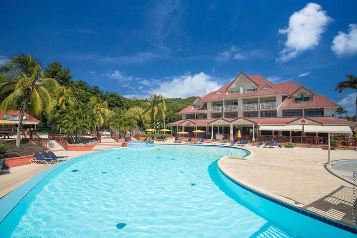 Club vacances pour 3 personnes, avec balcon et jardin ainsi que piscine et vue en Martinique - 2