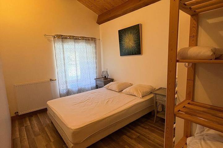 Location de vacances pour 8 personnes, avec terrasse et jardin dans Belsentes - 4