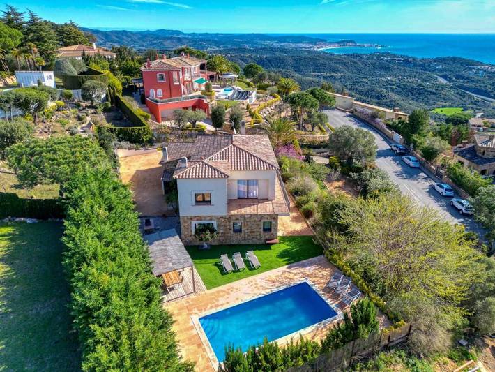 Villa pour 9 personnes, avec Balcon et Terrasse ainsi que Jardin et Piscine à Platja d'Aro