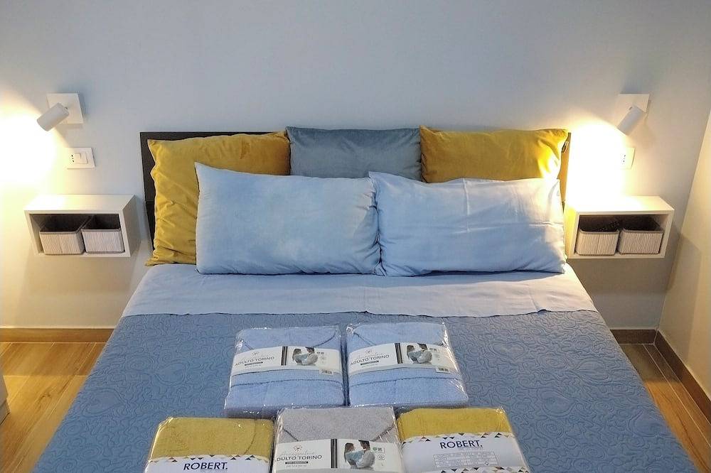 Ganze Wohnung, Jungle Sunshine Apartment new one-bedroom apartment with balconies, view and wifi, downtown area in Alessandria, Alessandria (Gemeinde)