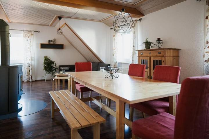 Ferienwohnung für 4 Personen, mit Balkon und Terrasse sowie Ausblick in Bad Ditzenbach - 2