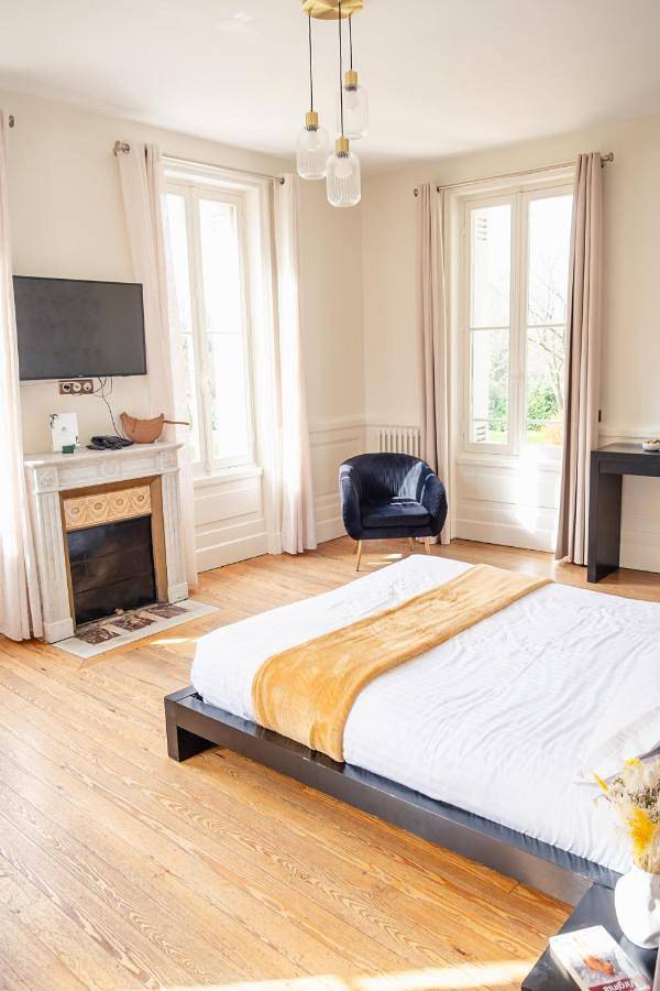 Hôtel pour 2 personnes, avec vue ainsi que terrasse et jardin à Floirac - 3