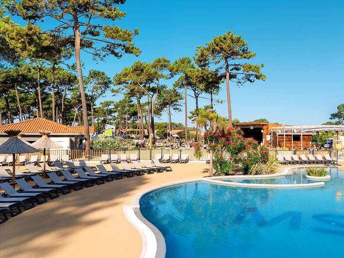 Camping pour 4 personnes, avec Bassin pour enfant à Biscarrosse