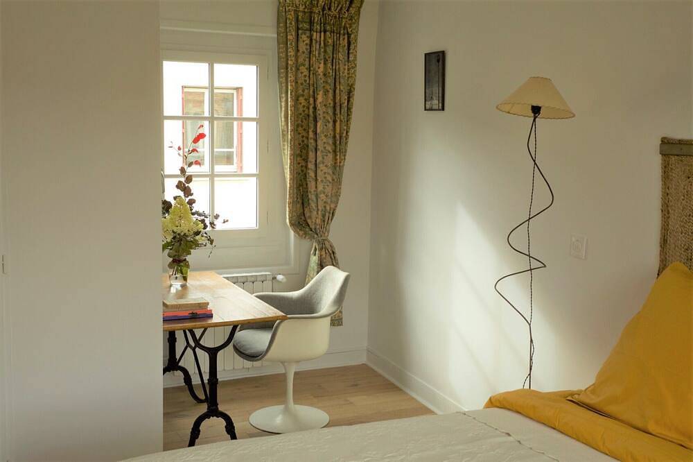 Town house with large garden 10/11 persons in Sainte-Famille-en-Auge, Lisieux und Umgebung