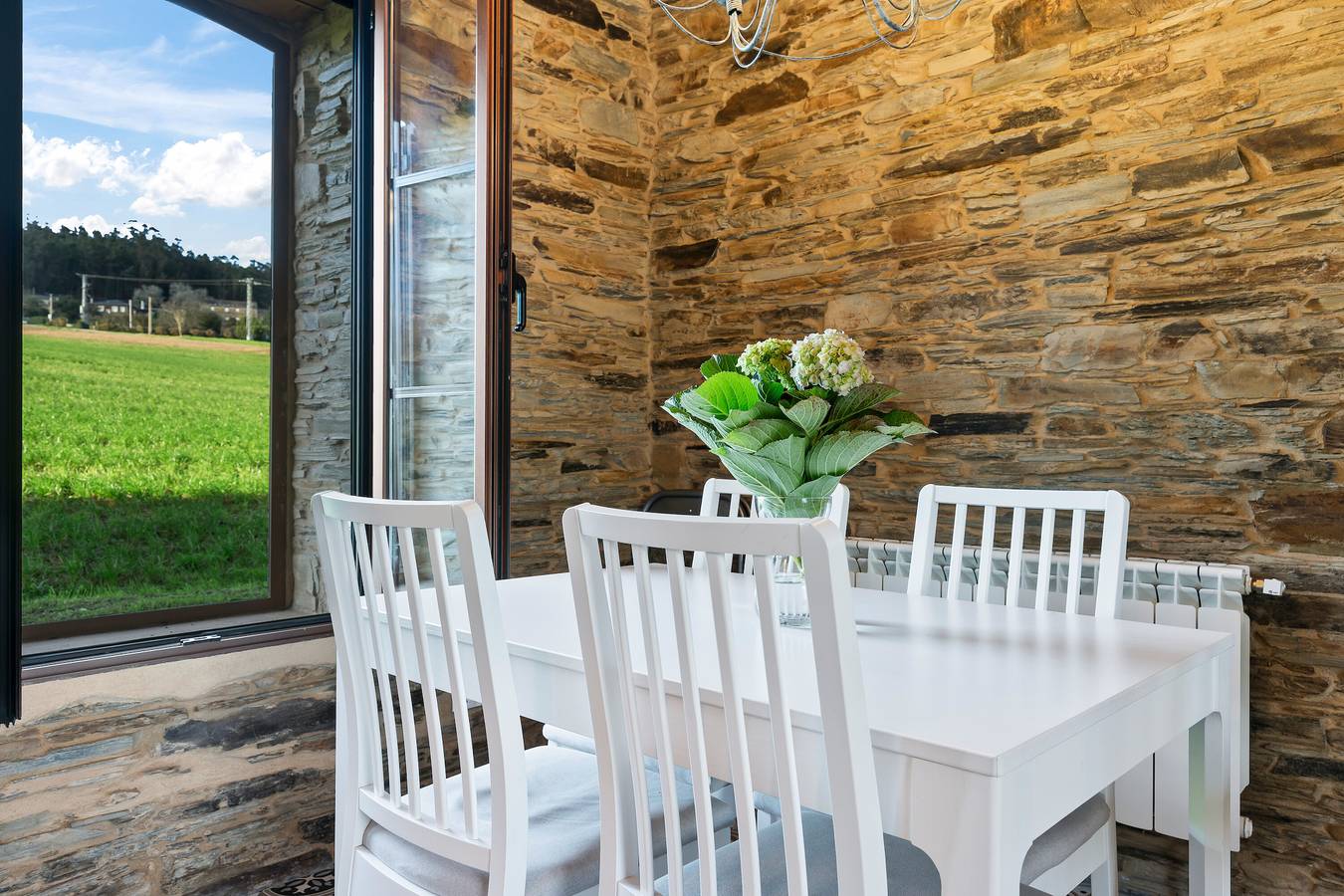 Holiday Home 'A Corte' with Mountain Views and Private Garden in Trabada, Lugo Provins