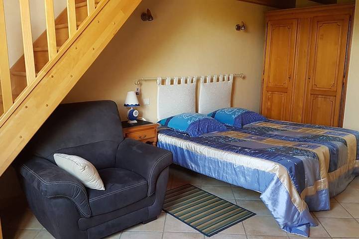 Location de vacances pour 4 personnes, avec terrasse et jardin à Gémozac - 3