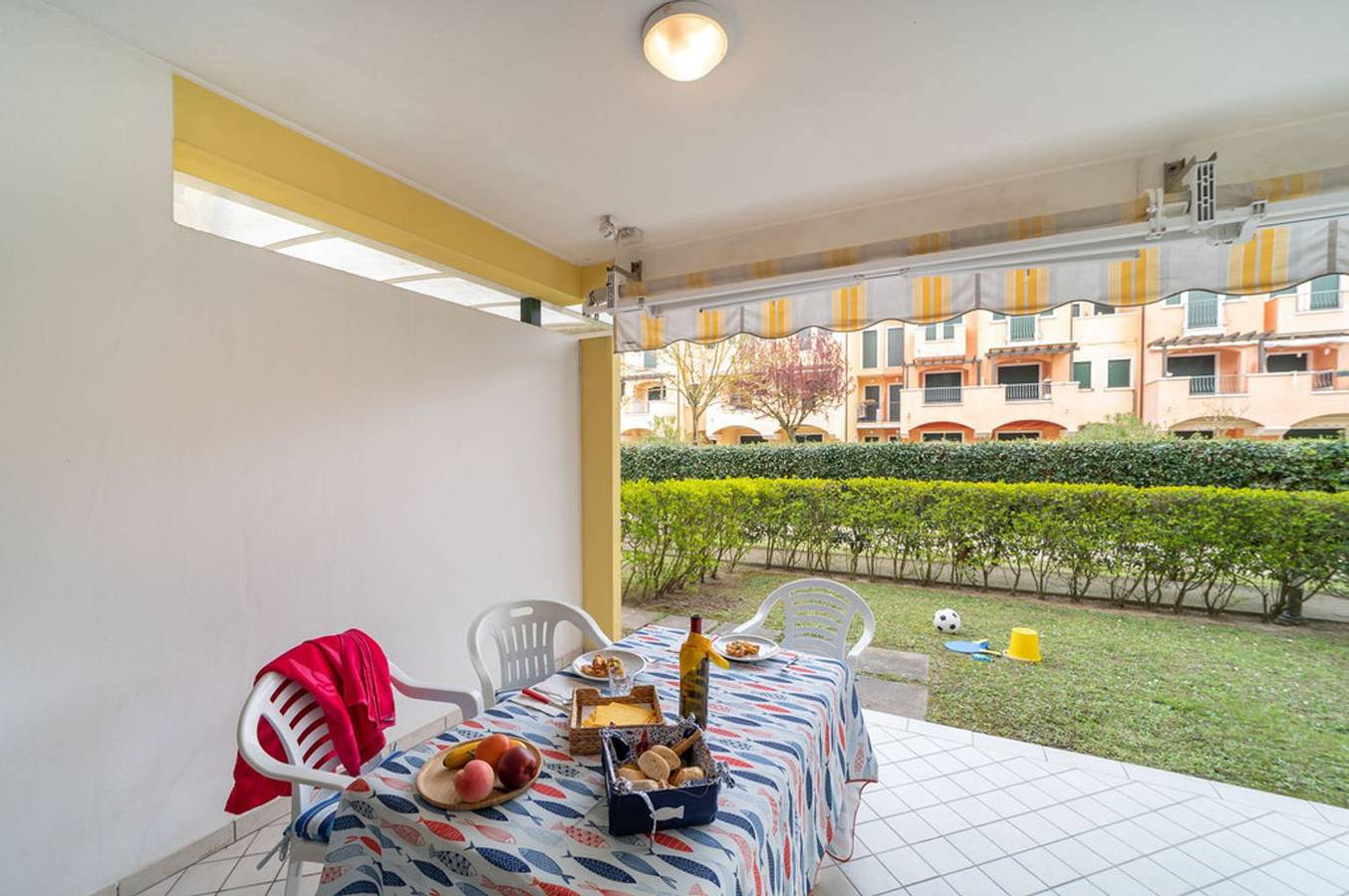 Entire apartment, Modern seafront apartment with shared pool in Bibione, Venice Province