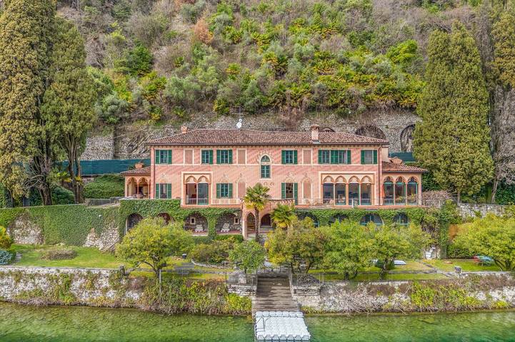 Ferienhaus für 16 Personen, mit Balkon und Terrasse sowie Garten in Valsolda