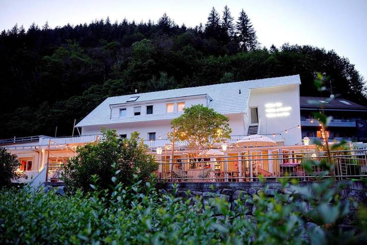 Hôtel pour 2 personnes, avec sauna et vue ainsi que jardin et piscine, animaux acceptés