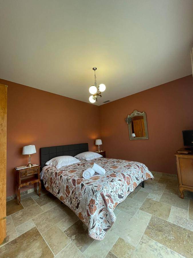 Maison d’hôte pour 2 personnes, avec jardin ainsi que jacuzzi et piscine