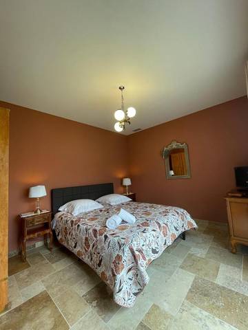 Maison d’hôte pour 2 personnes, avec jacuzzi ainsi que jardin et piscine à Tour-de-Faure