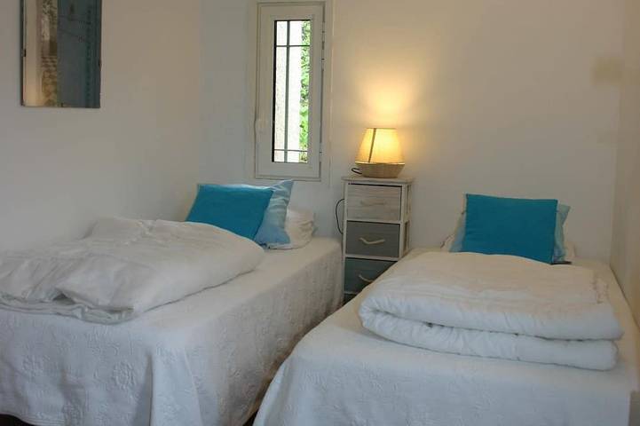 Location de vacances pour 5 personnes, avec piscine ainsi que jardin et terrasse à Châteaudouble - 4