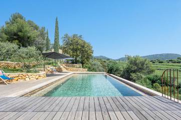 Cottage pour 10 personnes, avec vue ainsi que piscine et jardin à Suzette