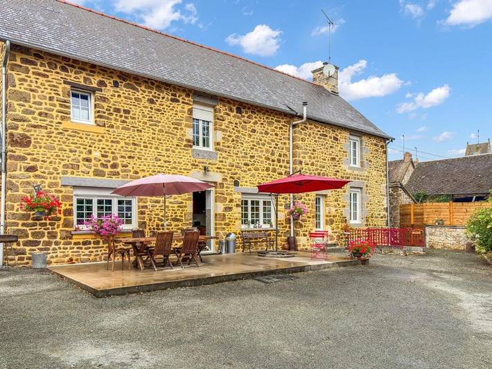 Location de vacances pour 10 personnes, avec jardin et vue dans Antoigny