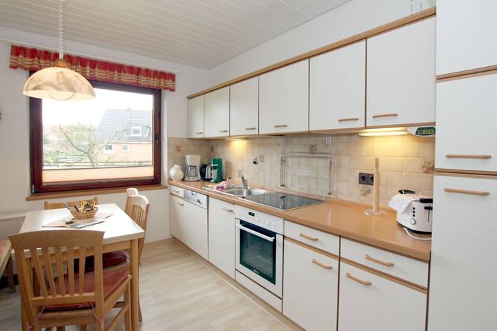Ganze Wohnung, Ferienwhg. im 3-Familienhaus, ca. 95m², 3 Zimmer im Eg, Garten für vier Personen in Wyk auf Föhr (Stadt), Wyk auf Föhr