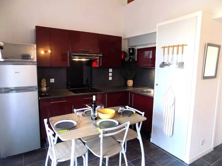 Location de vacances pour 4 personnes, avec terrasse ainsi que vue et piscine dans Courlay Sur Mer - 4