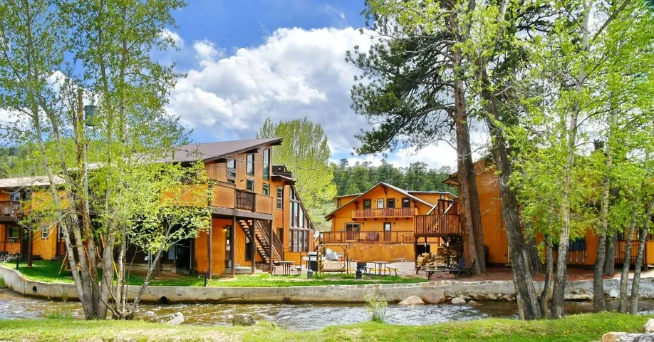 Lodge pour 2 personnes, avec jacuzzi ainsi que piscine et terrasse - 1