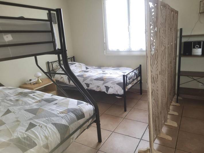 Location de vacances pour 6 personnes, avec terrasse et jardin dans Thiel-sur-Acolin - 4
