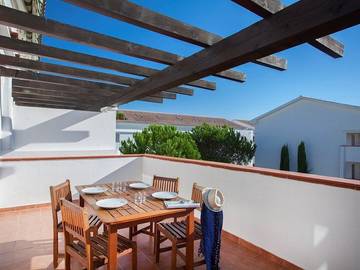 Gîte pour 4 personnes, avec piscine et balcon à San-Nicolao