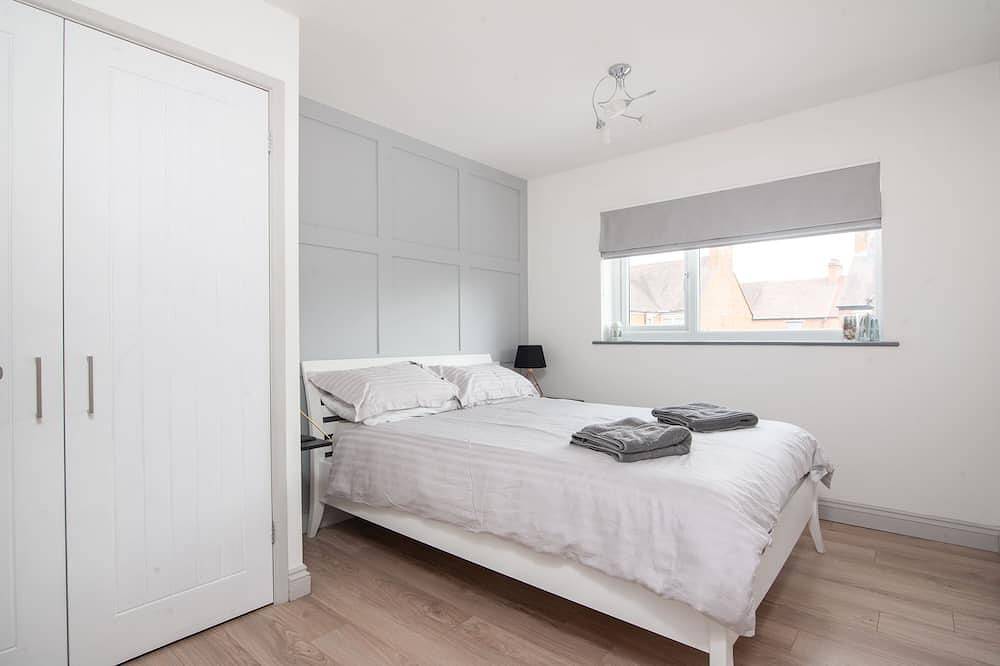 Vida moderna en el casco antiguo de Stratford-upon-Avon in Stratford upon Avon, Warwickshire