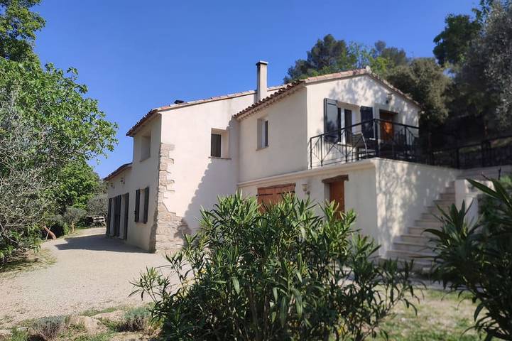La Bastide du Jas Blanc - Villa de charme /piscine chauffée à débordement 🌅 in Callas, Région de Draguignan