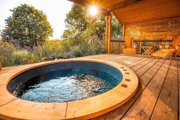 Maison de campagne pour 2 personnes, avec jacuzzi ainsi que terrasse et jardin à Diges