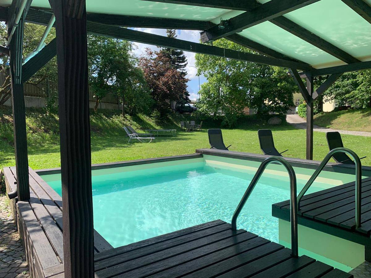 Ganze Wohnung, Villa mit Pool und Grillplatz in Regensburg in Regensburg, Ostbayern