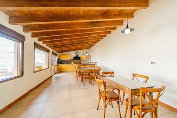 Casa Rural Con Piscina para 11 Personas en Melgar de Fernamental, Provincia de Burgos, Foto 4