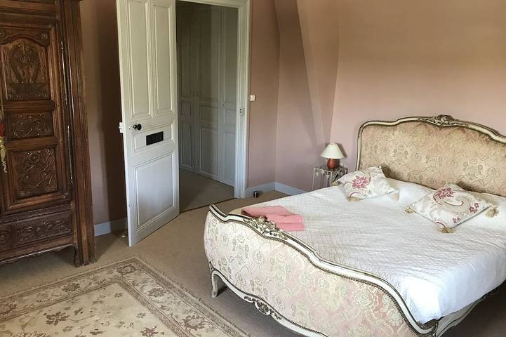 Luxuriöses Chateau mit eigenem Pool, Tennis und Par 3 Golf in Journet, Vienne