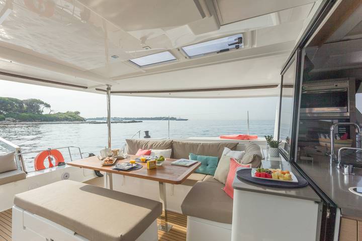 Bateau pour 6 personnes dans Tivat - 2