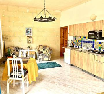 Gîte pour 2 personnes, avec jardin dans Sannat