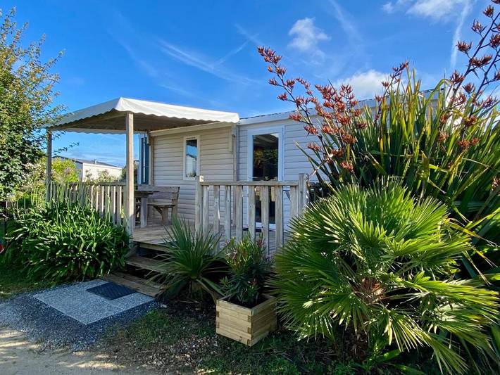 Camping pour 5 personnes, avec Terrasse ainsi que Jardin et Piscine
