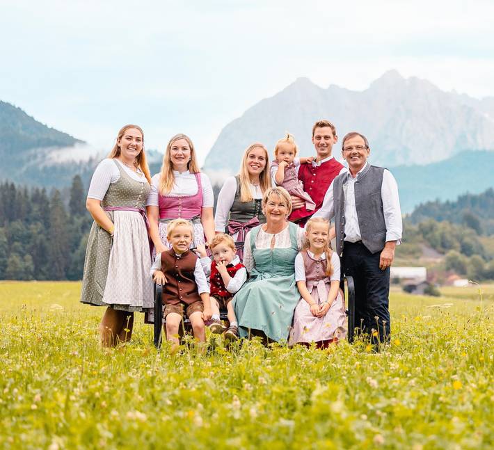 Ferienwohnung für 5 Personen, mit Balkon und Terrasse sowie Garten und Ausblick in Kaisergebirge - 3