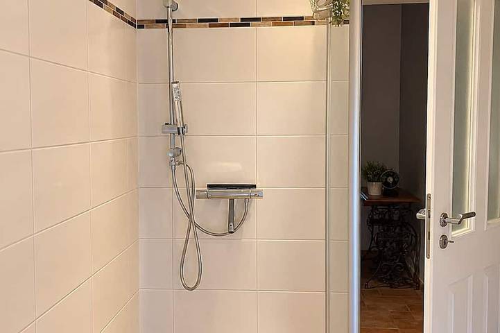 Ganze Wohnung, Gemütliche Ferienwohnung 
Herrenhaus
Mit kleiner Küche für Selbstversorger in Lieberose, Dahme-Spreewald
