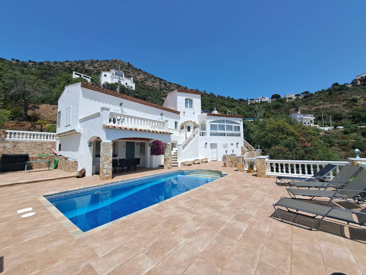 Casa con piscina privada, Wi-Fi, aparcamiento, aire acondicionado en Costa Brava in El Mas Fumats, Roses