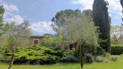 Gîte pour 2 personnes, avec piscine et jardin, animaux acceptés à Mirabel-aux-Baronnies