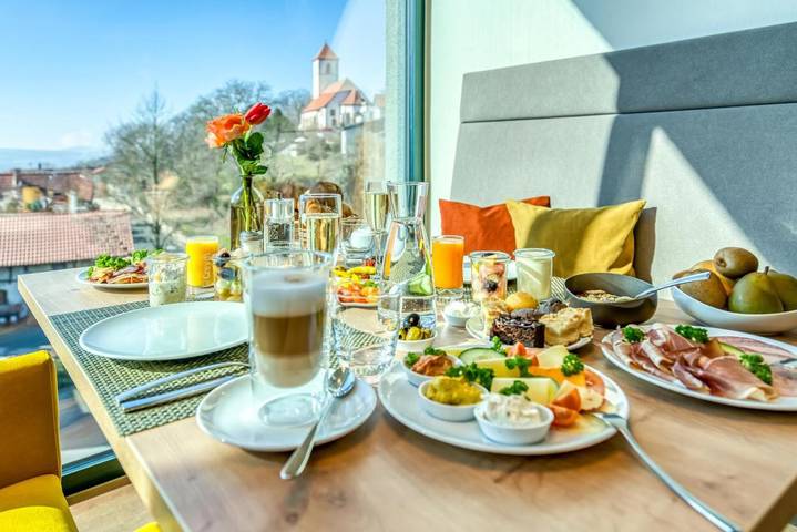 Hotel, mit Terrasse und Garten