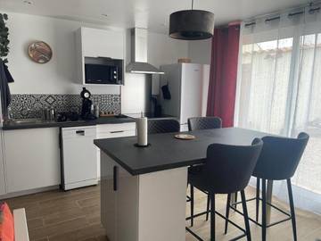 Gîte pour 5 personnes, avec terrasse ainsi que piscine et vue à Saint-Féliu-d'Avall