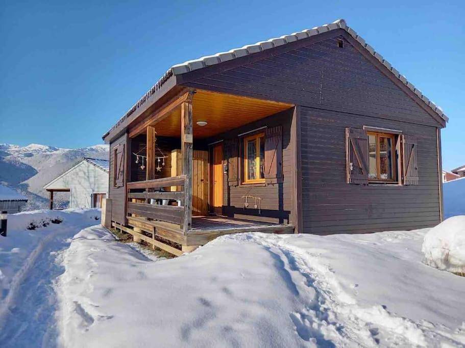 Chalet cosy avec piscine dans la résidence Ignaux - Ax les thermes in Ignaux, Pyrénées