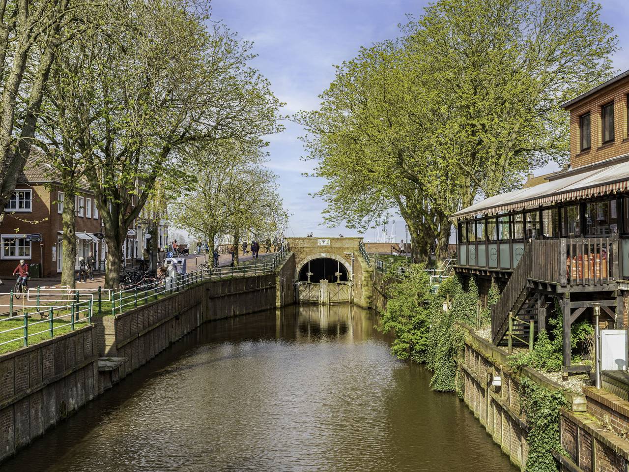 Ganze Ferienwohnung, Gästezimmer mit Terrasse in Pilsum, Krummhörn