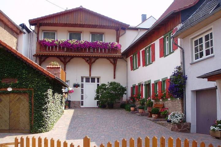 Ferienhaus für 5 Personen, mit Balkon und Garten in Kirschroth